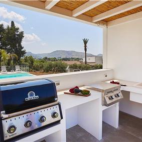 4 bedroom villa with pool, Castellammare del Golfo, sleeps 8-10